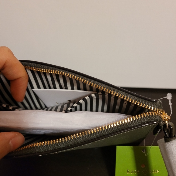 Kate Spade ♠️ wallet - Picture 2 of 4